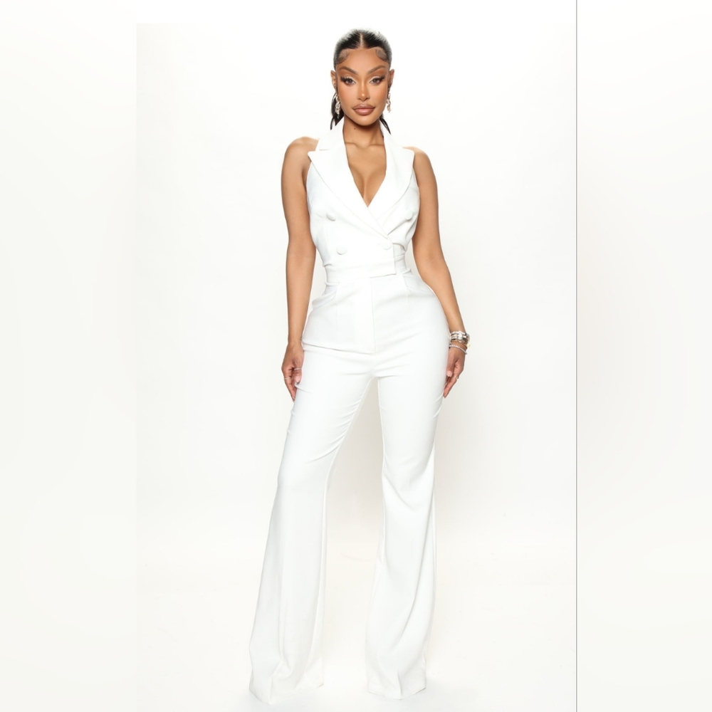 (NEW) Women's Classic White Jumpsuit Size XL